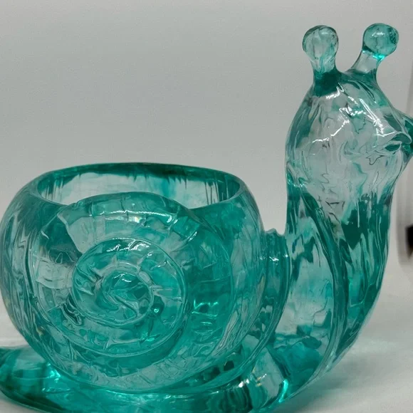 Unique Resin Aqua color Snail Planter Especially cactus - Picture 14 of 16